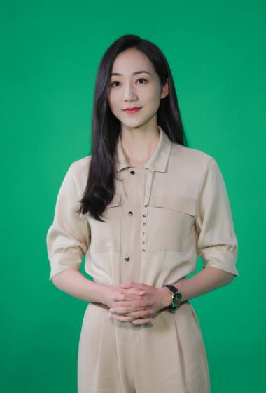 简介:韩雪薄纱蓝裙性感写真图片,分享一组韩雪图片给大家,图中的明星