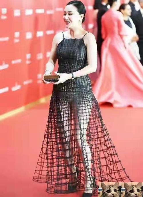 大型女明星红毯作妖记360度暴露身材缺陷抱歉忍不住笑了