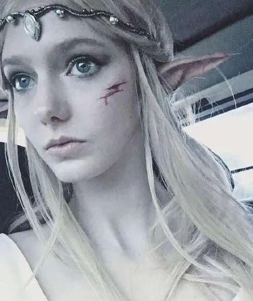 这位女精灵扮演者叫做 莎凡娜(savanna blade),来自加拿大蒙特利尔