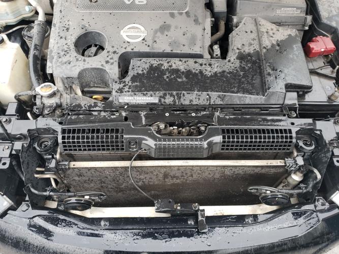 > 日产 天籁 201  整体更换(螺丝连接) 车头轻微的碰撞会导致水箱框架