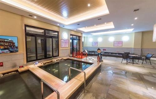 汤本汤引进日本温泉设备所生产的 软水,立足于严格的水质管理基准