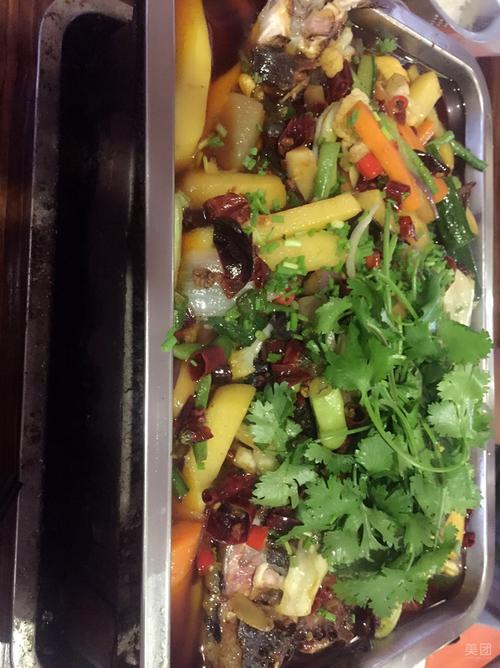 多彩扎啤美食城特色豆花蔬菜烤鱼