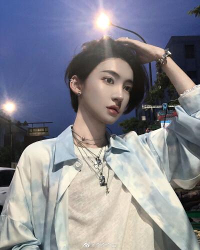 李由 神仙颜值,竟然是男孩子