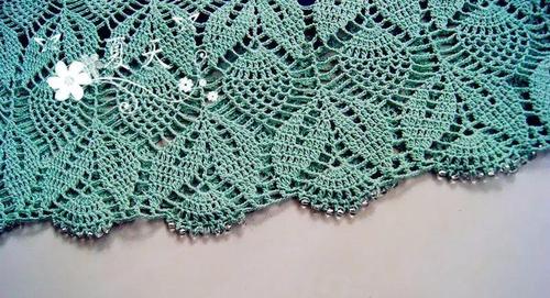 可以钩亲子款的钩针叶子花编织服饰教程