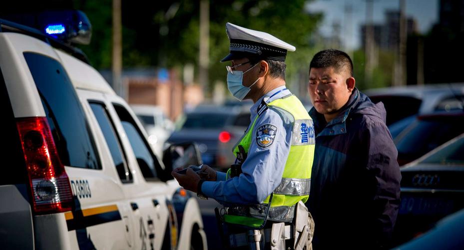 2020年北京新冠肺炎疫情期间的逆行者……人民警察和保安