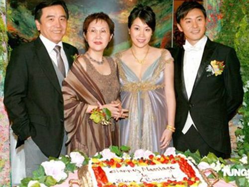 【图】姜大卫女儿嫁无线艺人曹永廉 新娘大肚完婚