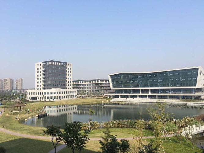 浙江树人大雪杨汛桥校区