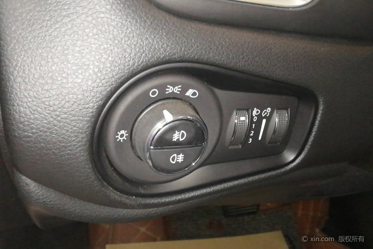 jeep 自由侠 2016款 1.4t 自动 劲能版 前驱
