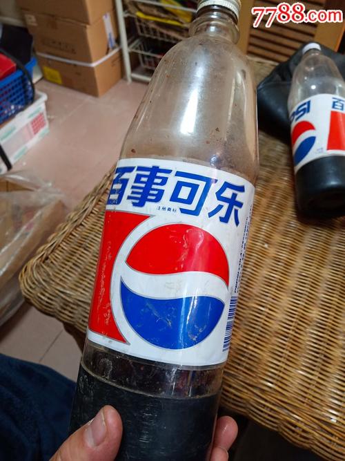 1.25l百事可乐空瓶一个,里头有渣,看好再拍