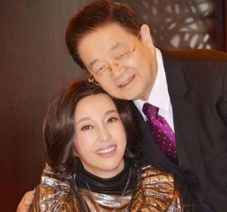 63岁刘晓庆怀孕了,丈夫竟是76岁的他,网友:宝刀未老啊