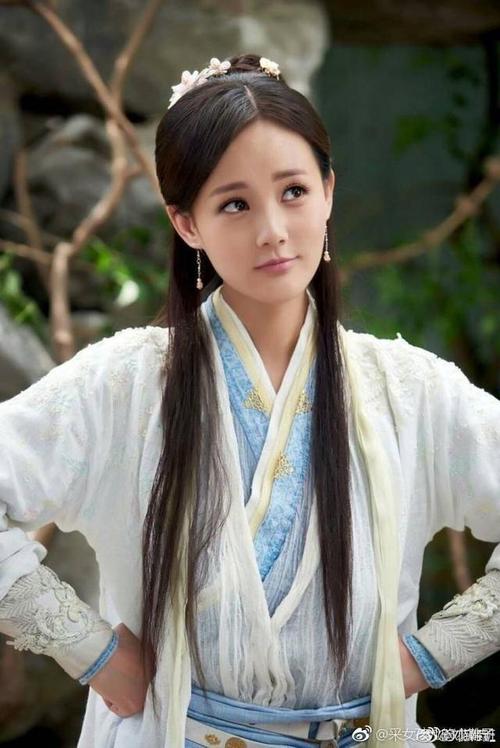 《射雕英雄传》最美黄蓉李一桐,巧笑倩兮,美目盼兮