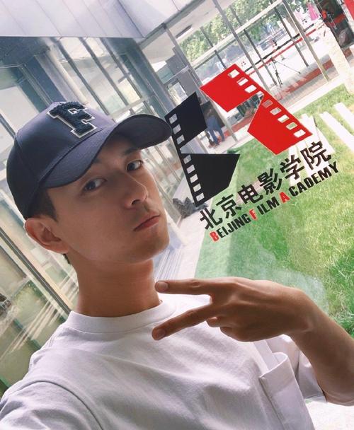 李现特殊癖好曝光!网友看到后直言:好有正能量