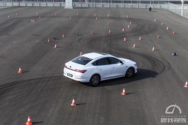 来吧燃油车比亚迪秦proev500天津v1赛道试驾体验