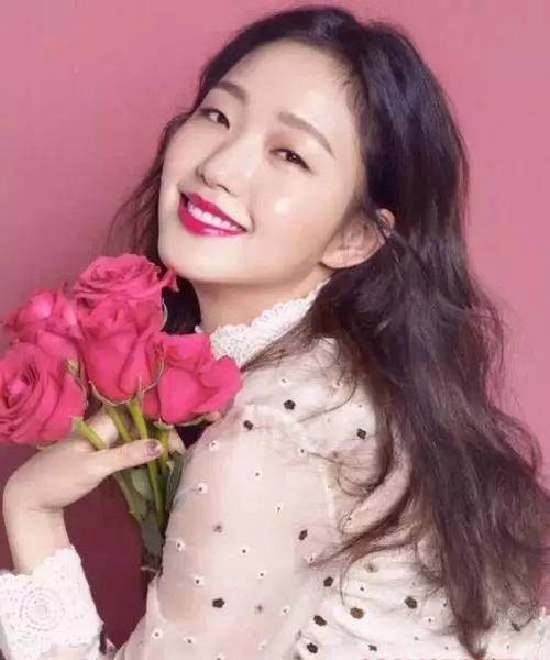 同样是小眼睛,为什么刘雯,周冬雨能让你过目不忘?