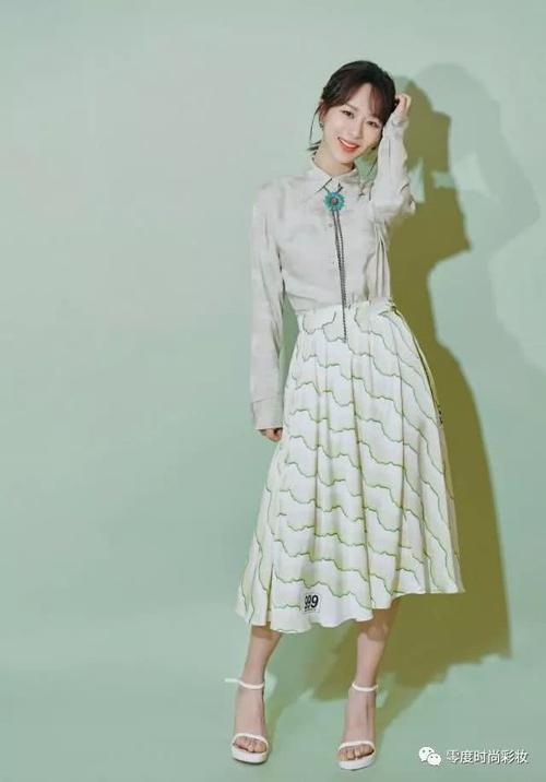 肖战搭戏杨紫,两人穿衣风格接近,私服看着也像cp,你期待吗?