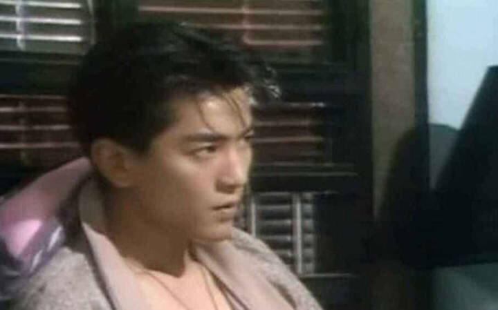 角色julian(天若有情中年轻的郑伊健)