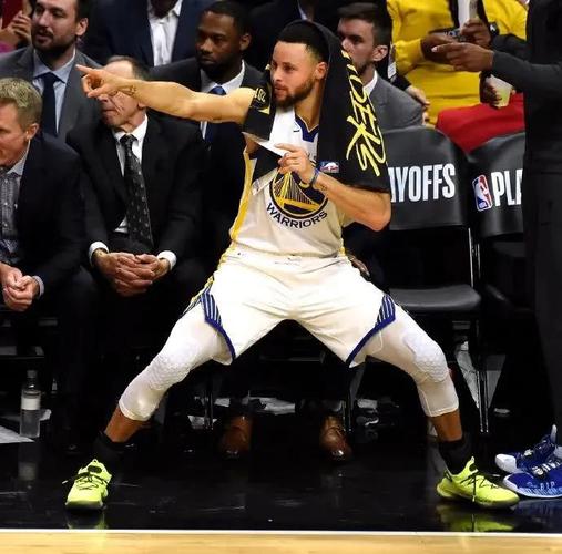 能得到如此待遇的,恐怕也就只有库里了