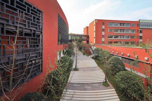 重庆两江新区人民小学 / 上海天华建筑设计有限公司