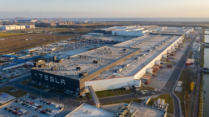 特斯拉工厂.jpg