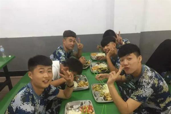 承德腾飞职业技术专修学院的一天7月26日