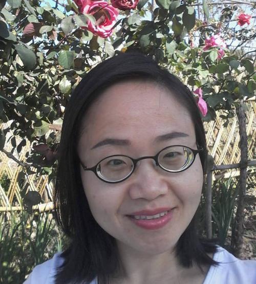 王晓瑛教授:用依镜prl为超高度近视患者点亮人生光彩