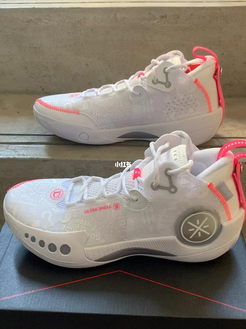 lining 幻影3 反光减震篮球鞋 标准白 简直的国货之光
