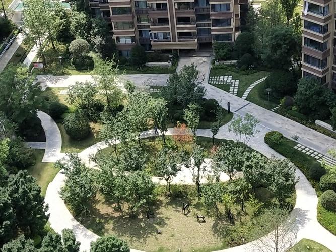 天府新区 复地御香山3悦3房3200元/月