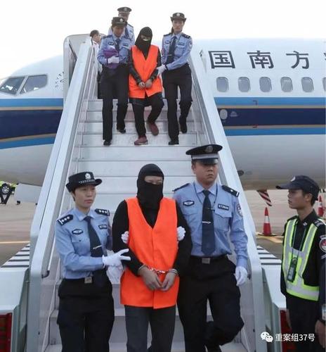 其中包括"佰亿猫","牛牛通宝"等案嫌疑人.        公安部供图