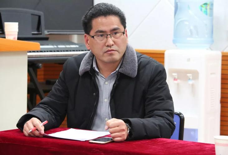 初三年级德育主任何国群毕节梁才学校副校长,初中部校长赵晓林作总结