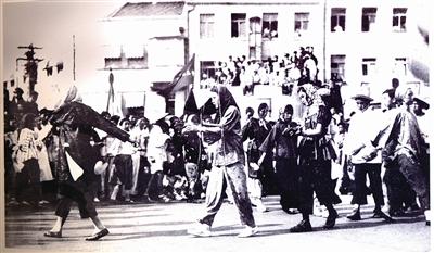 72年前的今天青岛解放了