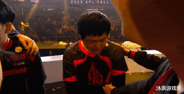640_327gif 动态图 动图