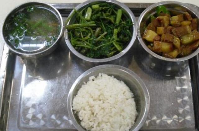 工厂包吃包住,为什么那么多人都不愿去?原因很现实!