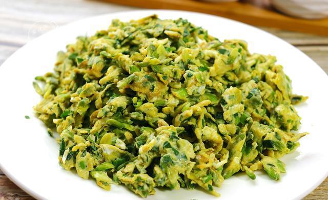 槐花炒鸡蛋先炒槐花还是先炒鸡蛋很多人第一步错了正确做法