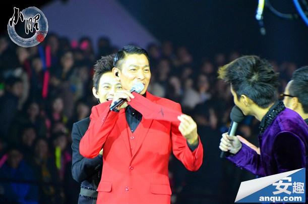 2013湖南跨年演唱会刘德华 粉丝拍摄高清大图(8)