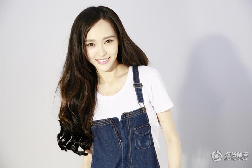 高清:唐嫣清甜逆龄写真显娇俏 "少女力"无穷