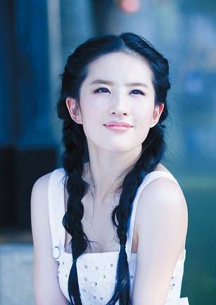 轻松管理手机 免费下载应用 李小冉是出了名的皮肤白 李小冉跟范冰冰