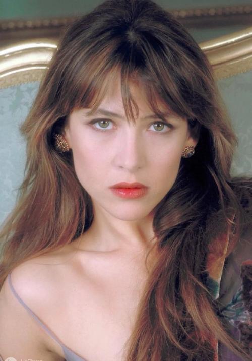 法兰西玫瑰苏菲玛索被称为完美的女人观众心中永远的芳芳