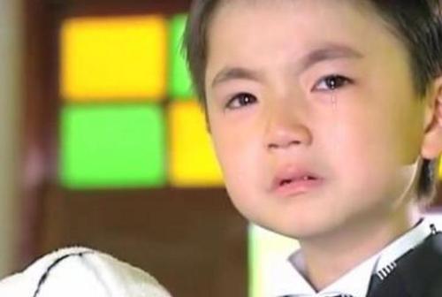 9岁因《海豚湾恋人》走红,12岁早恋20岁入狱,如今23岁名声太烂