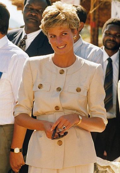 戴安娜童年故居首次开放 静谧优雅如同世外桃源