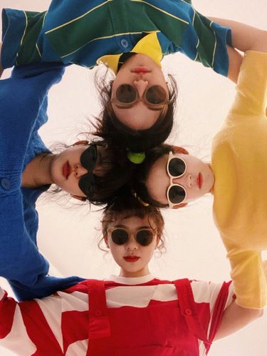 闺蜜合照傻屌姿势图片