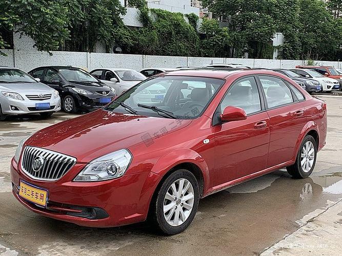 2014年别克凯越1.5l自动尊享型红色