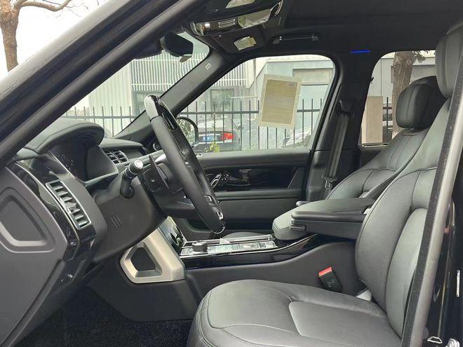 22款路虎揽胜 港口最新现车报价|豪华suv|内饰|奔驰