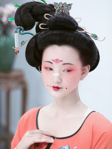 唐代仕女图_汉服_发饰_美妆_彩妆_整体妆容