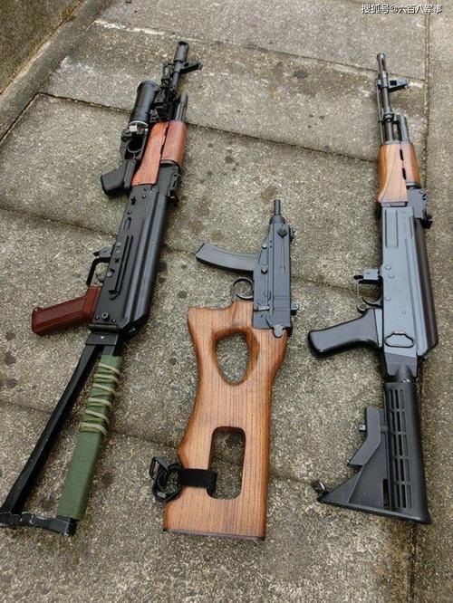 轻武器欣赏,突击步枪之王ak专场,这次都是折叠托
