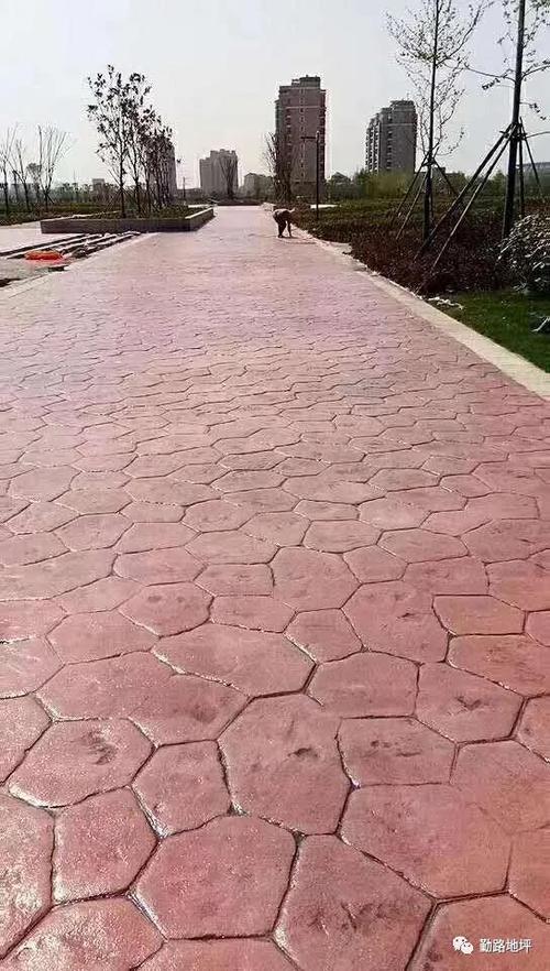 彩色压花道路?没听过啊