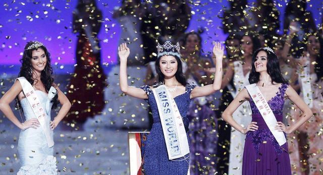 她是世界小姐选美冠军,拒绝了豪门嫁给了爱情,如今36岁幸福美满