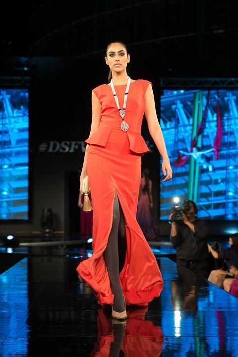 时尚前卫的欧美模特儿走秀,满满荷尔蒙,气势超a太撩了!