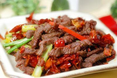 香辣牛肉是麻辣诱惑旗下的产品之一,选料精细,采用传统工艺,配以多