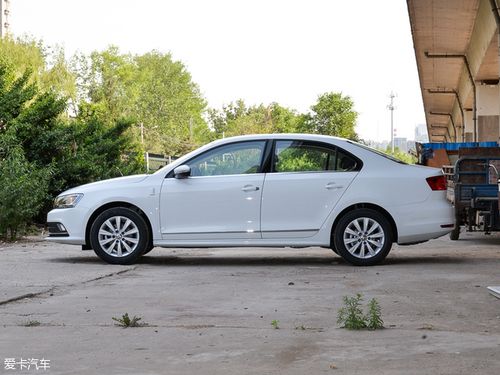 单挑家用热门三厢车科鲁兹vs速腾