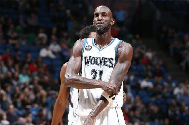 当年森林狼要卖31岁加内特,其余29支球队开始疯狂强人